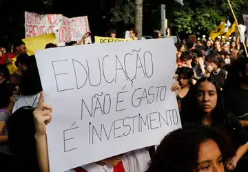 Dossiê mostra falta de direitos básicos para pós-graduandos no Brasil