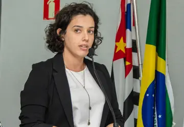 Mariana Calsa pede reajuste no piso municipal do magistério para 2024