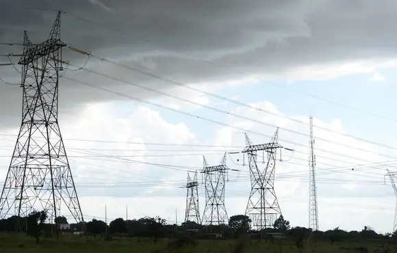 Leilão concede empreendimentos de transmissão de energia em 14 estados